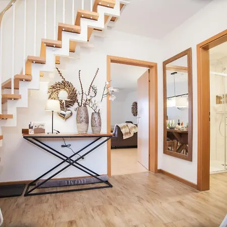 דירה Bright And Modern Maisonette In With Balcony And Children's Play Area ווינטרברג