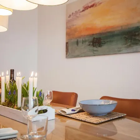 Bright And Modern Maisonette In With Balcony And Children's Play Area * ווינטרברג